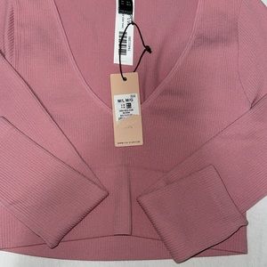 Cute dusty pink ribbed cropped sweater shirt, full sleeves. BRAND NEW!